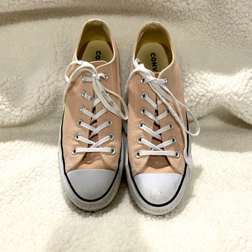 Women’s Platform Converse Shoe Size 9